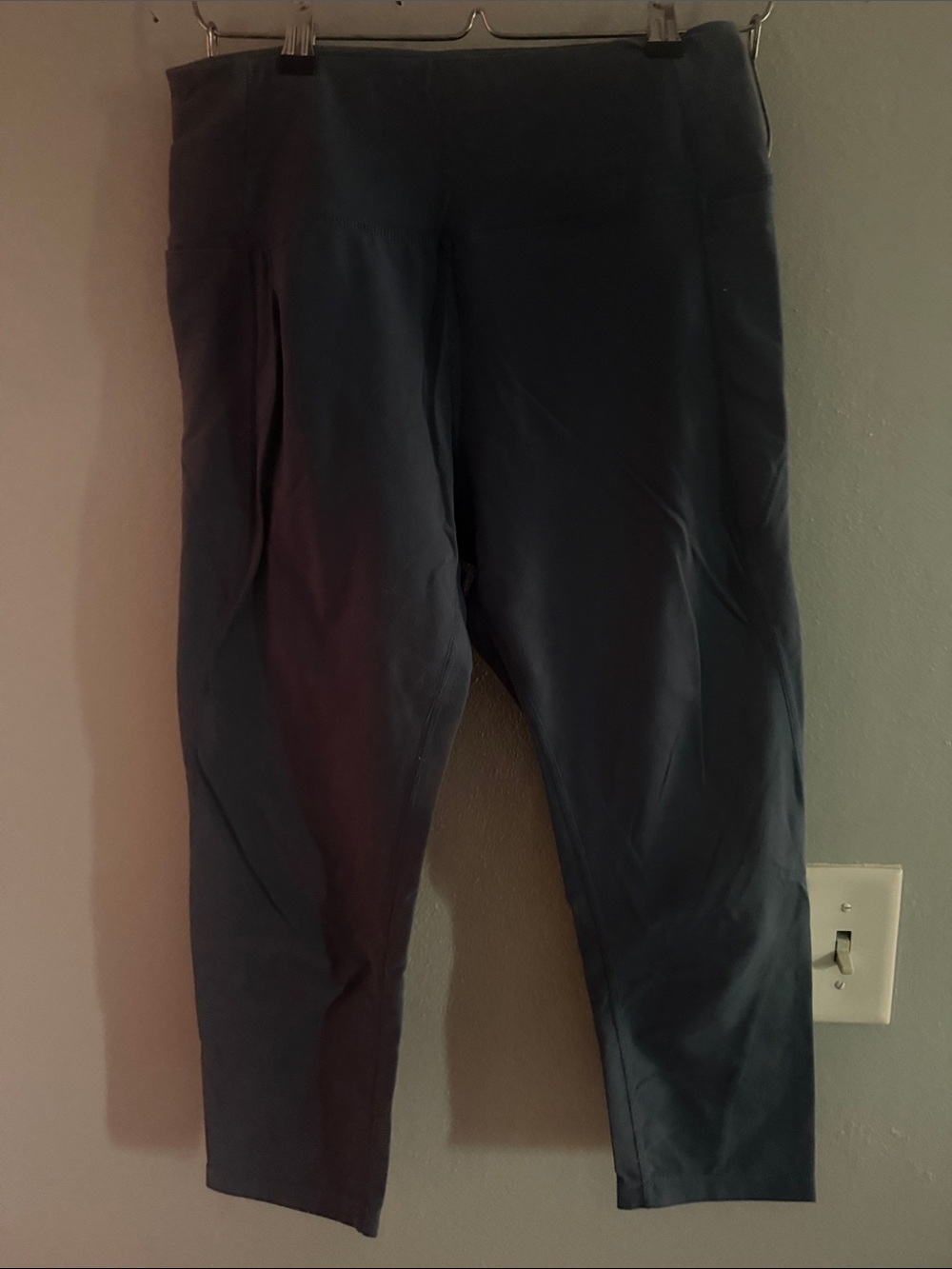 Baleaf Dark Gray High-Waist 3/4 Leggings with Side Pockets